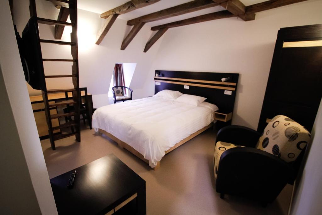 Logis Hotel Restaurant Auberge De La Xaintrie Saint-Privat  Room photo