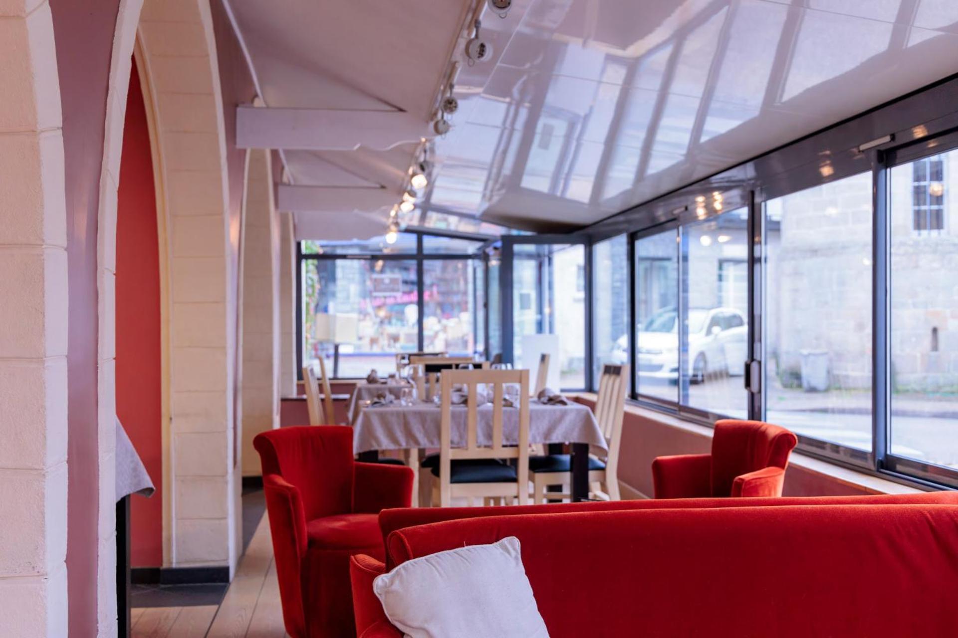 Logis Hotel Restaurant Auberge De La Xaintrie Saint-Privat  Exterior photo