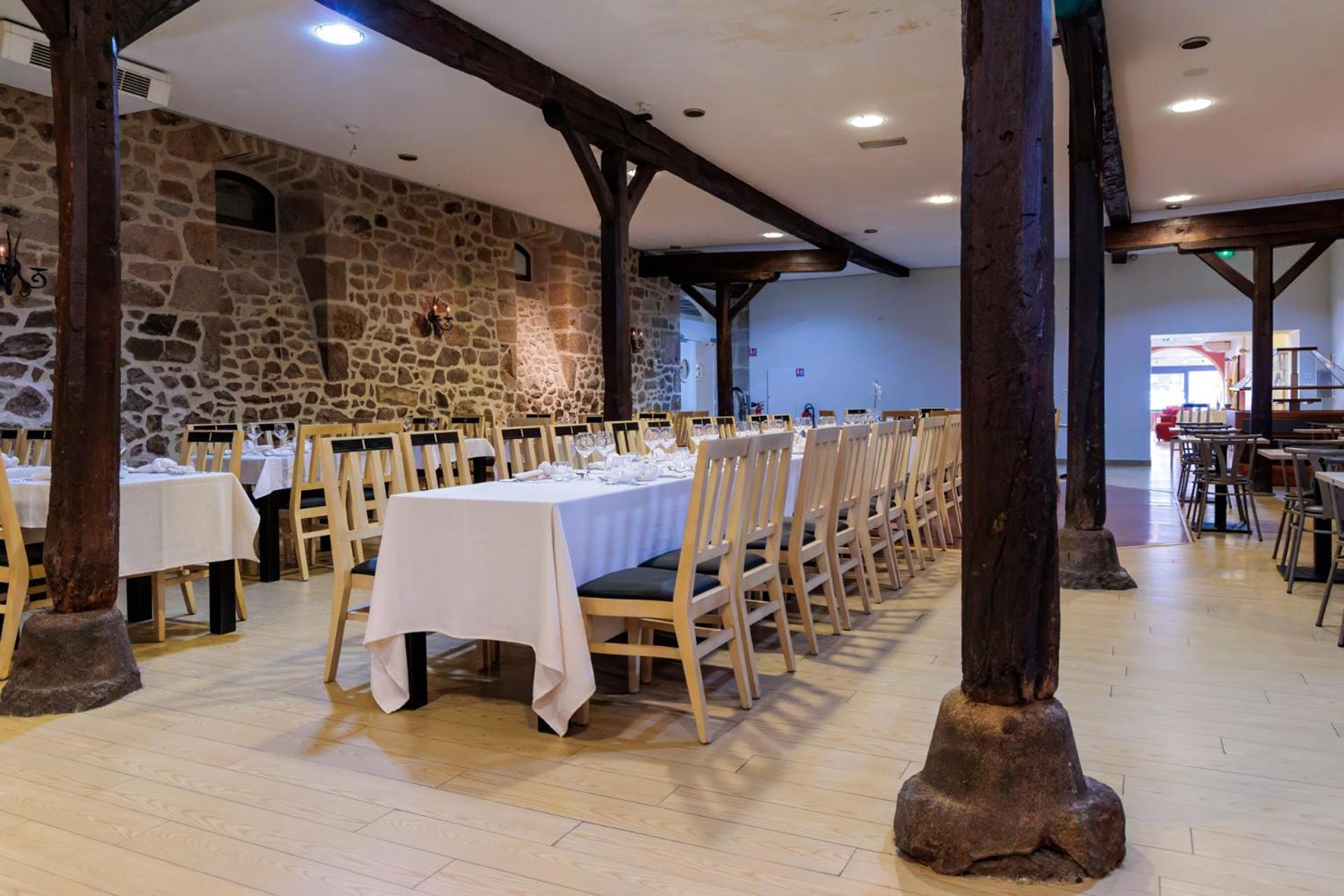 Logis Hotel Restaurant Auberge De La Xaintrie Saint-Privat  Exterior photo