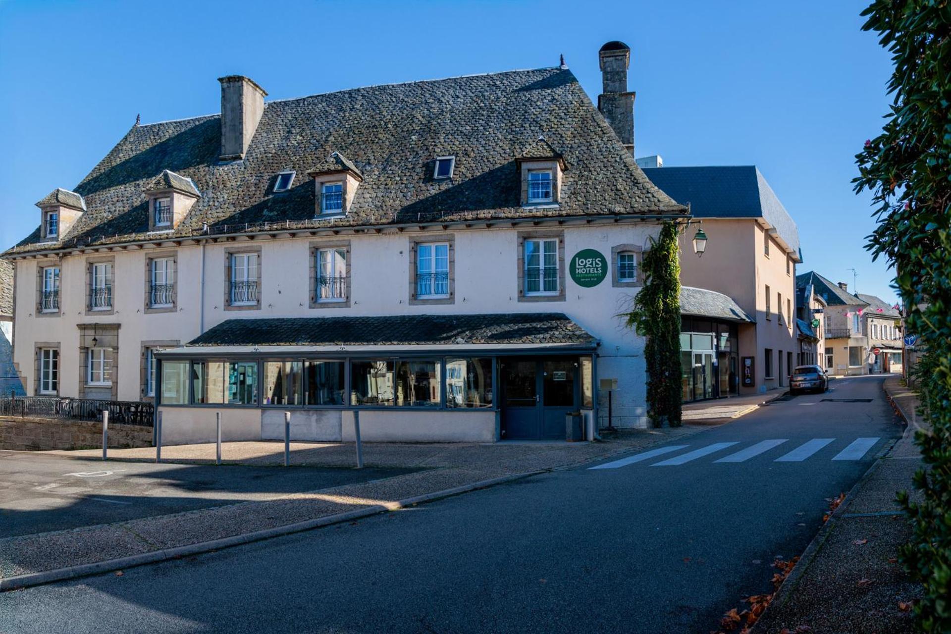 Logis Hotel Restaurant Auberge De La Xaintrie Saint-Privat  Exterior photo
